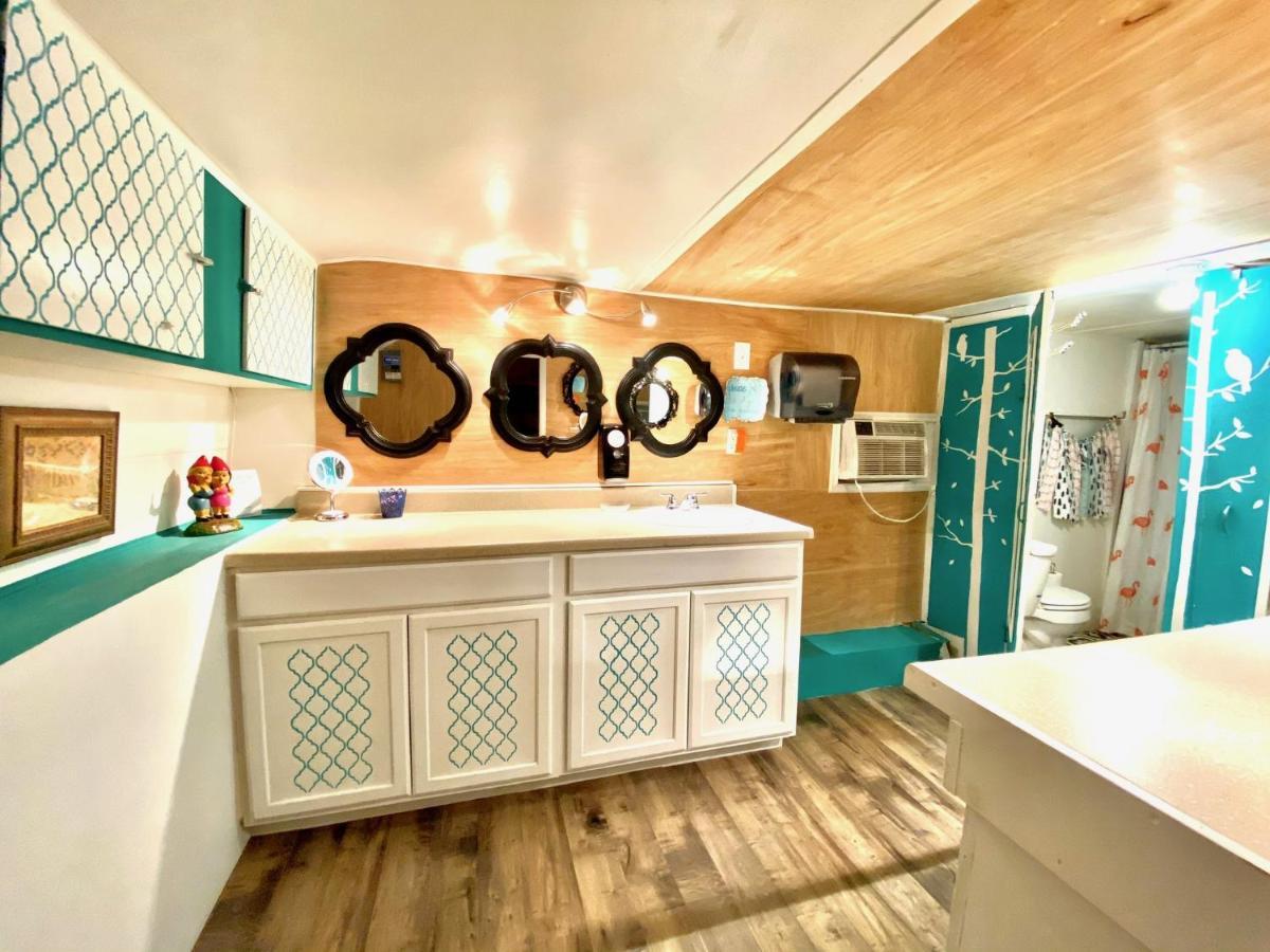 Lone Star Glamp Inn Warrenton Buitenkant foto