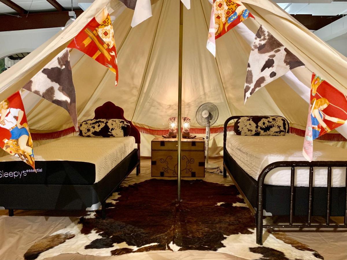 Lone Star Glamp Inn Warrenton Buitenkant foto
