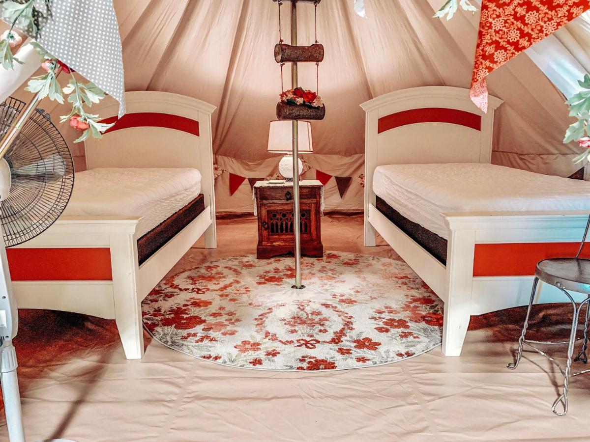Lone Star Glamp Inn Warrenton Buitenkant foto