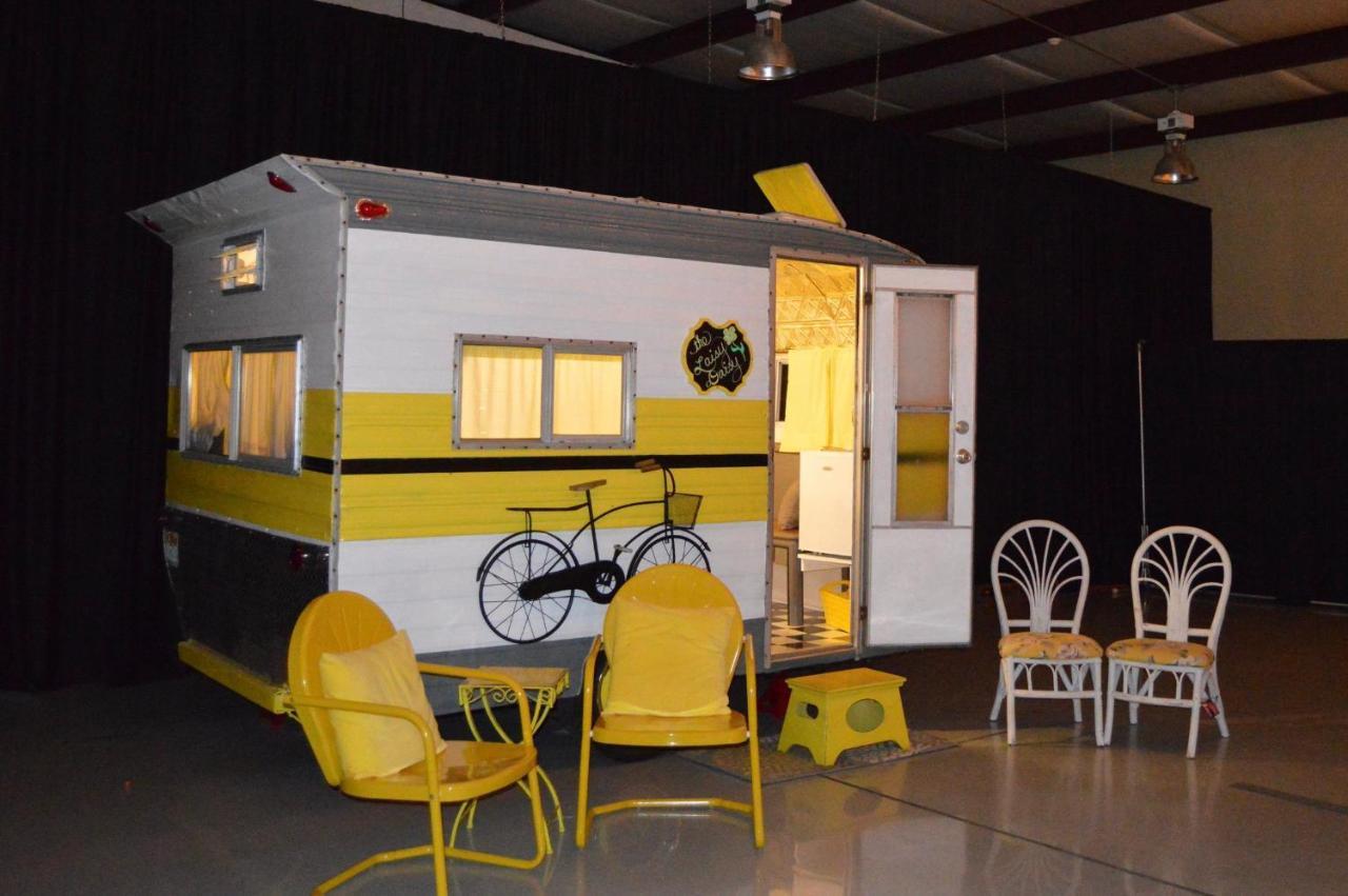 Lone Star Glamp Inn Warrenton Buitenkant foto