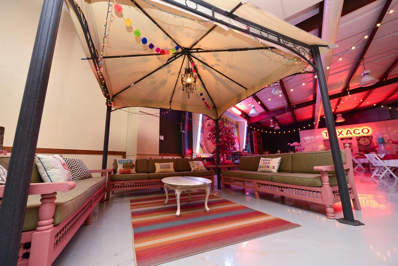 Lone Star Glamp Inn Warrenton Buitenkant foto