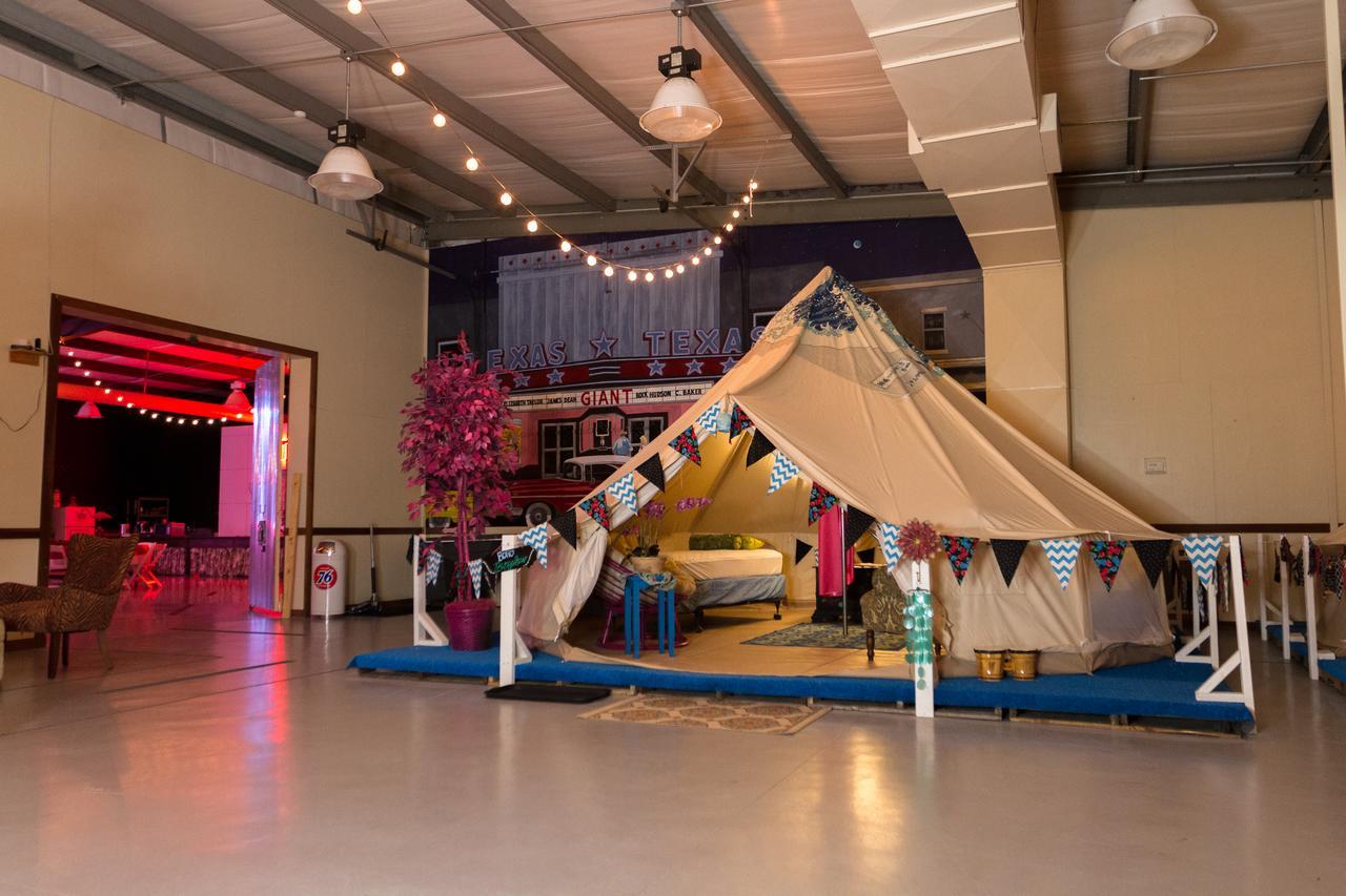 Lone Star Glamp Inn Warrenton Buitenkant foto